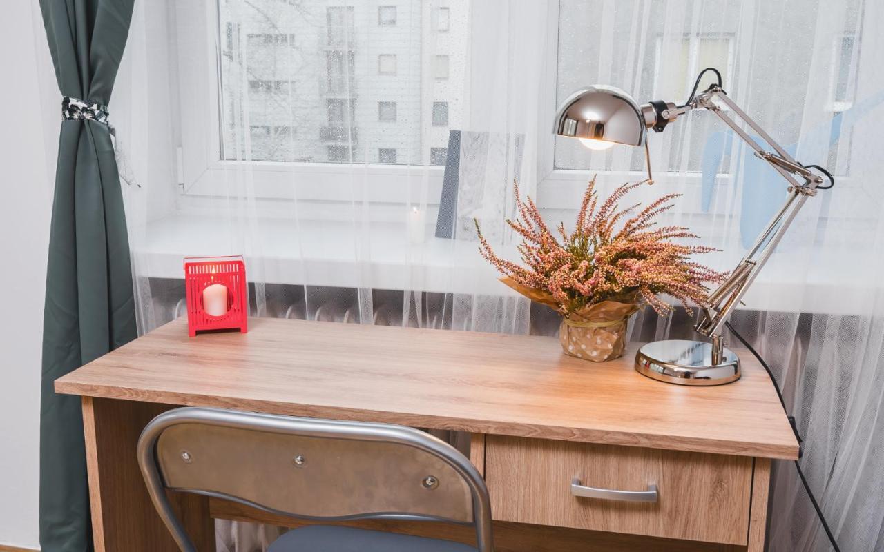 Sunshine Parkside Hideaway - 3 Bedroom - By Upstairs Krakow Dış mekan fotoğraf