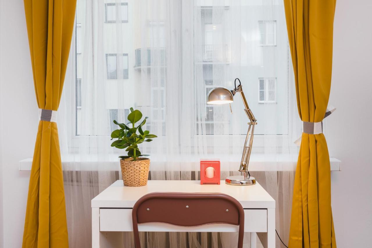 Sunshine Parkside Hideaway - 3 Bedroom - By Upstairs Krakow Dış mekan fotoğraf