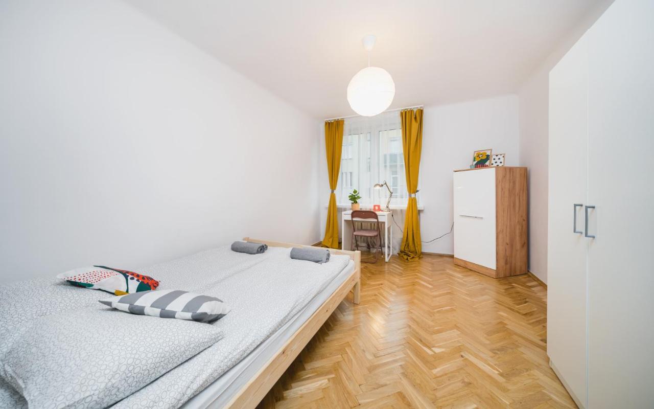 Sunshine Parkside Hideaway - 3 Bedroom - By Upstairs Krakow Dış mekan fotoğraf