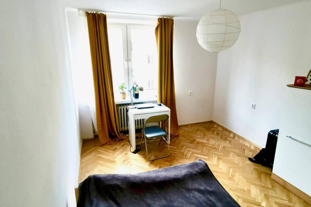 Sunshine Parkside Hideaway - 3 Bedroom - By Upstairs Krakow Dış mekan fotoğraf